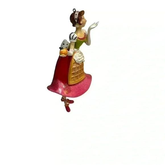 5 1/2 "Beautiful Brightly Colored Fairy with waffle apron and orange in hand - Picture 6 of 8